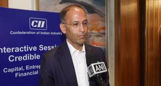 
      
      Global shocks may hit quarterly growth, but India remain strong
      
      