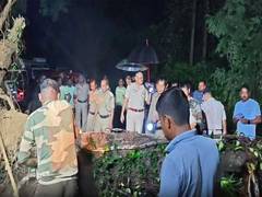 
      
      Massive tree falls on Assam–Agartala NH near Barmura
      
      