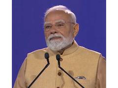 
      
      PM Modi expresses grief on  passing of veteran singer S Janaki
      
      