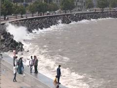 
      
      Mumbai witnesses high tide at Marine Drive
      
      