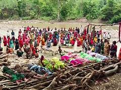 
      
      Tribal families stage 'Chita Andolan' against Ken-Betwa project
      
      
