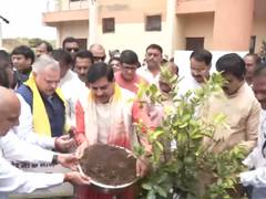 
      
      Mohan Yadav participates in ''Ek Ped Maa Ke Naam'' campaign
      
      