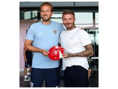 
      
      Harry Kane presents David Beckham with England legacy cap
      
      