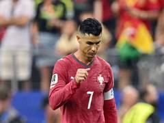 
      
      Jorge Jesus throws support behind Cristiano Ronaldo
      
      