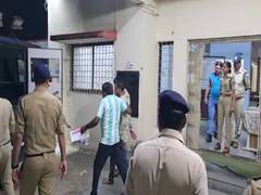 
      
      Man creates ruckus, assaults staff inside court premises in Betul
      
      
