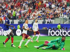 
      
      Rafael Nadal congratulates Spain after 2-0 SF win over France
      
      