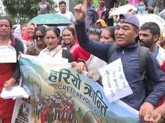 
      
      Nepal: Tomato farmers protest over low prices
      
      