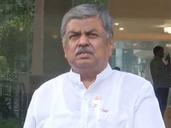 
      
      Karnataka cabinet expansion talks postponed: KPCC chief       c
      
      