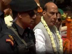 
      
      Defence Minister Rajnath Singh attends 'Rath Yatra'  in Thyagraj
      
      