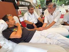 
      
      Pawan Khera meets Sonam Wangchuk on day 20 of hunger strike
      
      