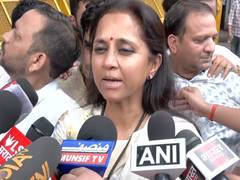 
      
      NCP (SP) MP Supriya Sule visits Sonam Wangchuk at Jantar Mantar
      
      