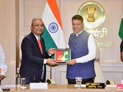 
      
      I&B Secretary briefs Maharashtra Chief Minister on preparations f
      
      