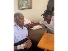 
      
      Brian Lara pays emotional tribute to Sir Garfield Sobers
      
      