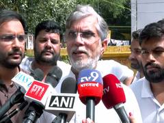 
      
      Pawan Khera slams police action at Jantar Mantar
      
      