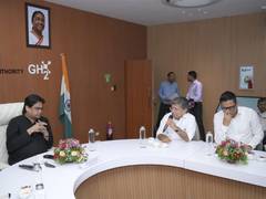 
      
      MoS Shantanu Thakur reviews Deendayal Port's performance, infrast
      
      