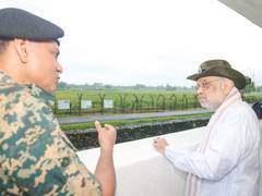
      
      Amit Shah inspects surveillance system at Jumagachh BOP in Bengal
      
      