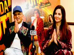 
      
      Annu Kapoor, Rukhsar Rehman on 'Uttar Da Puttar'
      
      