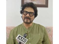 
      
      Yogesh Deshpande feels 