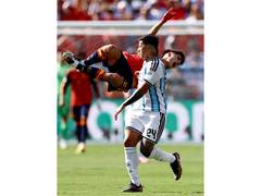 
      
      Fernandez sent off as Argentina reduced to 10-men during final
      
      