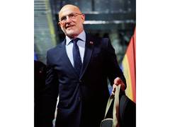 
      
      Spain's la Fuente becomes oldest coach to win FIFA World Cup
      
      