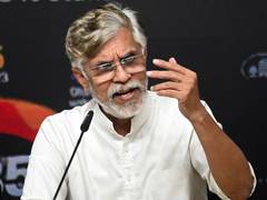 
      
      Pawan Khera targets Centre over police action in CJP Parliament m
      
      