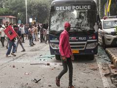 
      
      Delhi Police registers 5 FIRs over Jantar Mantar violence
      
      
