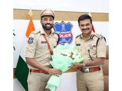 
      
      DSP Siraj meets Telangana DGP CV Anand during protocol visit
      
      