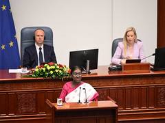 
      
      ''Vasudhaiva Kutumbakam' calls for 'building bridges', 'not walls
      
      