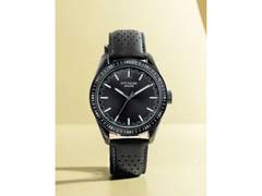 
      
      Men Seek Classic Straps, Women Look for Versatile Dials
      
      