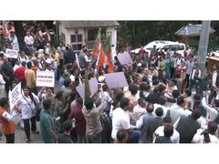 
      
      BJP protest against Congress turns into scuffle in Shimla
      
      