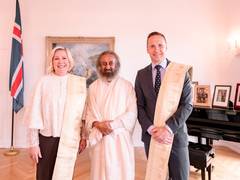 
      
      Sri Sri Ravi Shankar holds meeting with Iceland's President
      
      