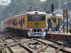
      
      Western Railway suspend trains between Gholvad and Umargam
      
      