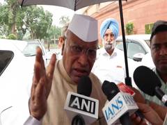 
      
      Mallikarjun Kharge hits out at PM Modi over video message
      
      