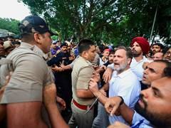 
      
      Lawyers urge CJI to take suo motu cognisance of Rahul Gandhi’s pr
      
      