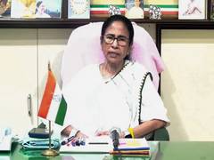 
      
      Mamata extends support to students protesting at Jantar Mantar
      
      