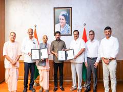 
      
      CM Reddy orders officials to develop Indiramma housing colonies
      
      