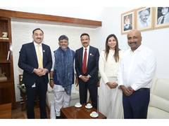 
      
      Dr. Azad Moopen Meets Shri D.K. Shivakumar; Reaffirms Aster DM
      
      