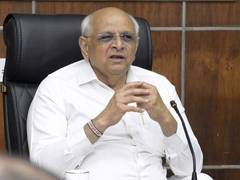 
      
      Gujarat CM lauds journalists' role in providing timely info
      
      