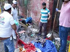 
      
      Congress workers clean Jantar Mantar after CJP protest ends
      
      