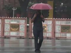 Rain lashes Delhi, brings relief from humidity