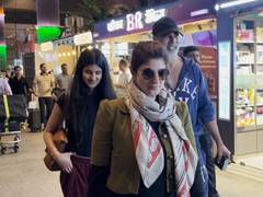 
      
      Airport Diaries: Akshay Kumar, Twinkle return from London holiday
      
      