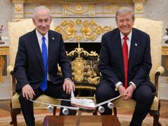 
      
      Trump-Netanyahu hold 