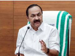 
      
      Keralam CM receiveVijayan's letter on Jantar Mantar protest cases
      
      