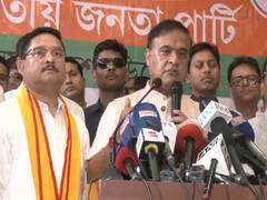 
      
      Assam CM Sarma flags off 1.8 lakh T-shirts, 1.5 lakh mosquito net
      
      