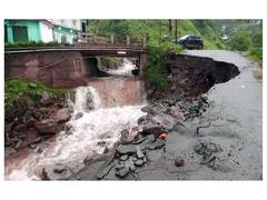 
      
      J-K: Landslide near Ramban’s Ramsoo, authorities monitoring Bisle
      
      