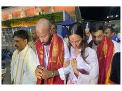 
      
      Hardik Pandya offers prayers at Venkateswara Swamy temple 
      
      