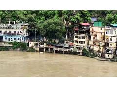 
      
      Rudraprayag: Rains trigger landslides and traffic disruptions
      
      