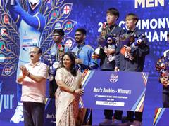 
      
      Delhi CM honours winning players at closing ceremony
      
      