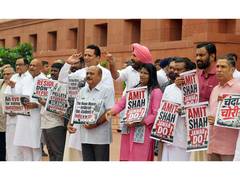 
      
      Opposition to protest over police action on students
      
      