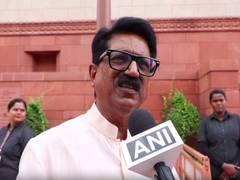 
      
      UBT Sena MP Arvind Sawant condemns attack on Pappu Yadav
      
      